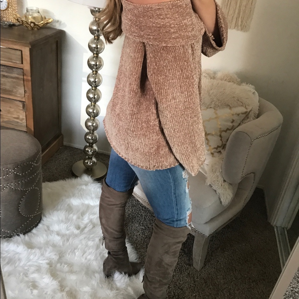 LAST1•🆕 Champagne Off Shoulder Chenille Sweater - Picture 4 of 5